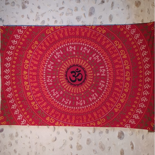 Tenture Aum ou Om – textile mural en Coton – Fabrication artisanale en Inde