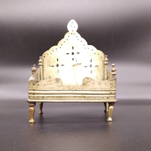 Autel en métal pour divinités hindoues – artisanat traditionnel