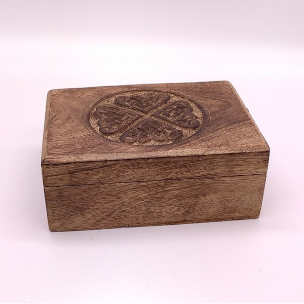 Coffret en bois de manguier gravé d’un motif celtique – Artisanat indien