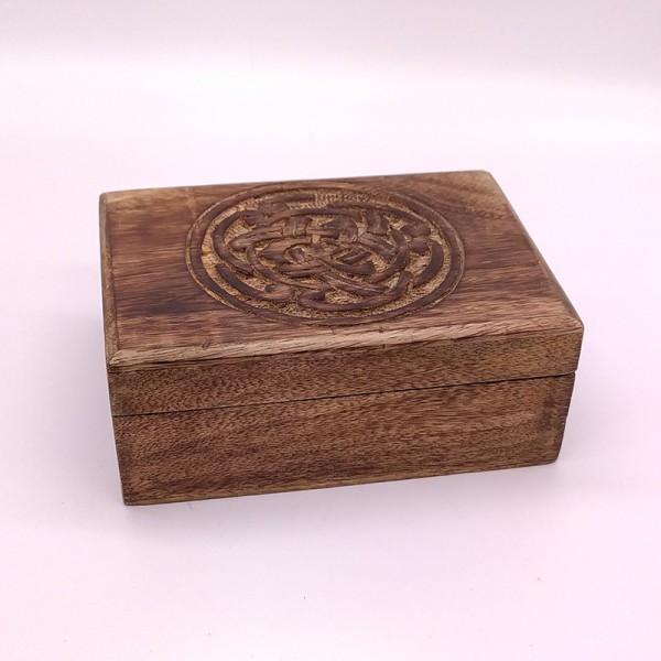 Coffret en bois de manguier gravé d’un motif celtique – Artisanat indien