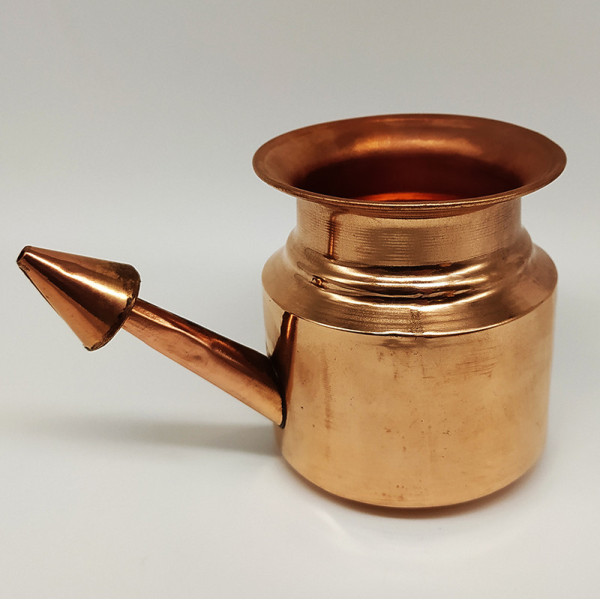 Neti Pot en cuivre pour nettoyage nasal – Rituel ayurvédique
