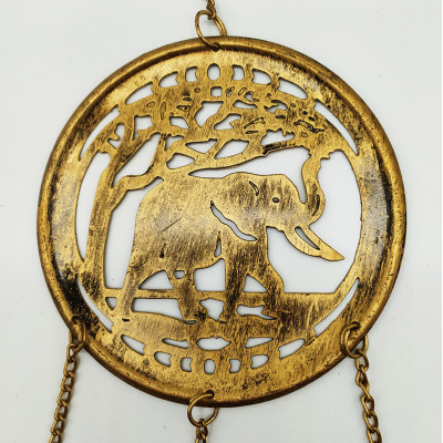 Carillon clochette éléphant en métal artisanal indien avec médaillon décoratif et clochettes suspendues