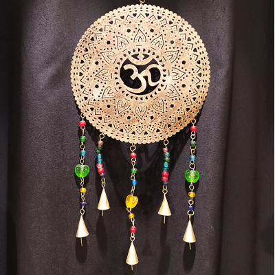 Carillon clochette mandala om aum en métal artisanal indien avec clochettes suspendues