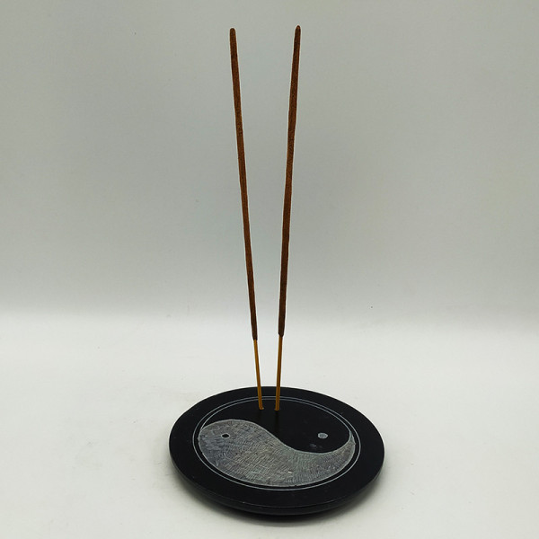 Brûleur à encens en pierre gravée d'un ying yang - artisanat Inde
