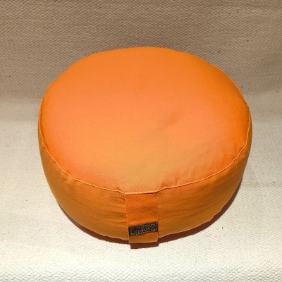 Coussin de méditation zafu en coton bio garni de cosses de sarrasin orange