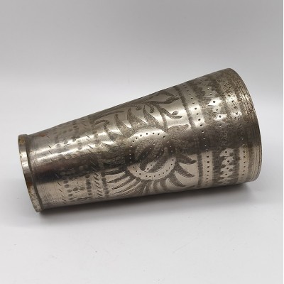 Verre à lassi ancien en métal indien – artisanat traditionnel de l’Inde