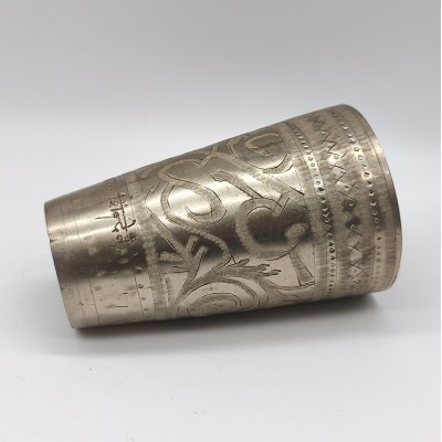 Verre à lassi ancien en métal indien – artisanat traditionnel de l’Inde