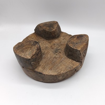Plateau à chapati ancien en bois de teck d’Inde – Objet artisanal vintage
