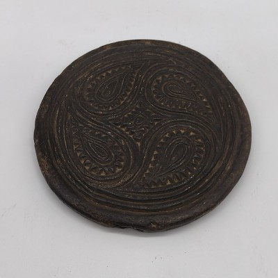 Moule à galette ancien en pierre noire sculptée – artisanat traditionnel indien