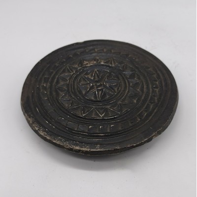 Moule à galette ancien en pierre noire sculptée – artisanat traditionnel indien
