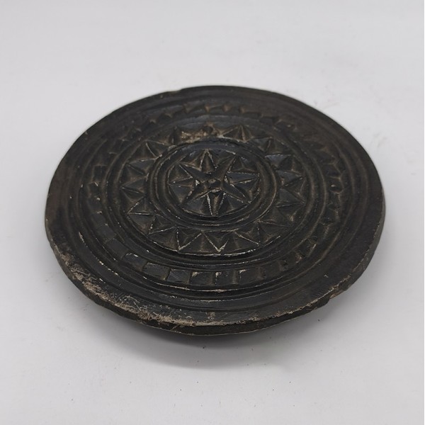 Moule à galette ancien en pierre noire – Artisanat traditionnel de l’Inde