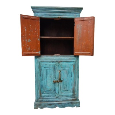 Petite armoire indienne 4 portes turquoise dans une décoration intérieure